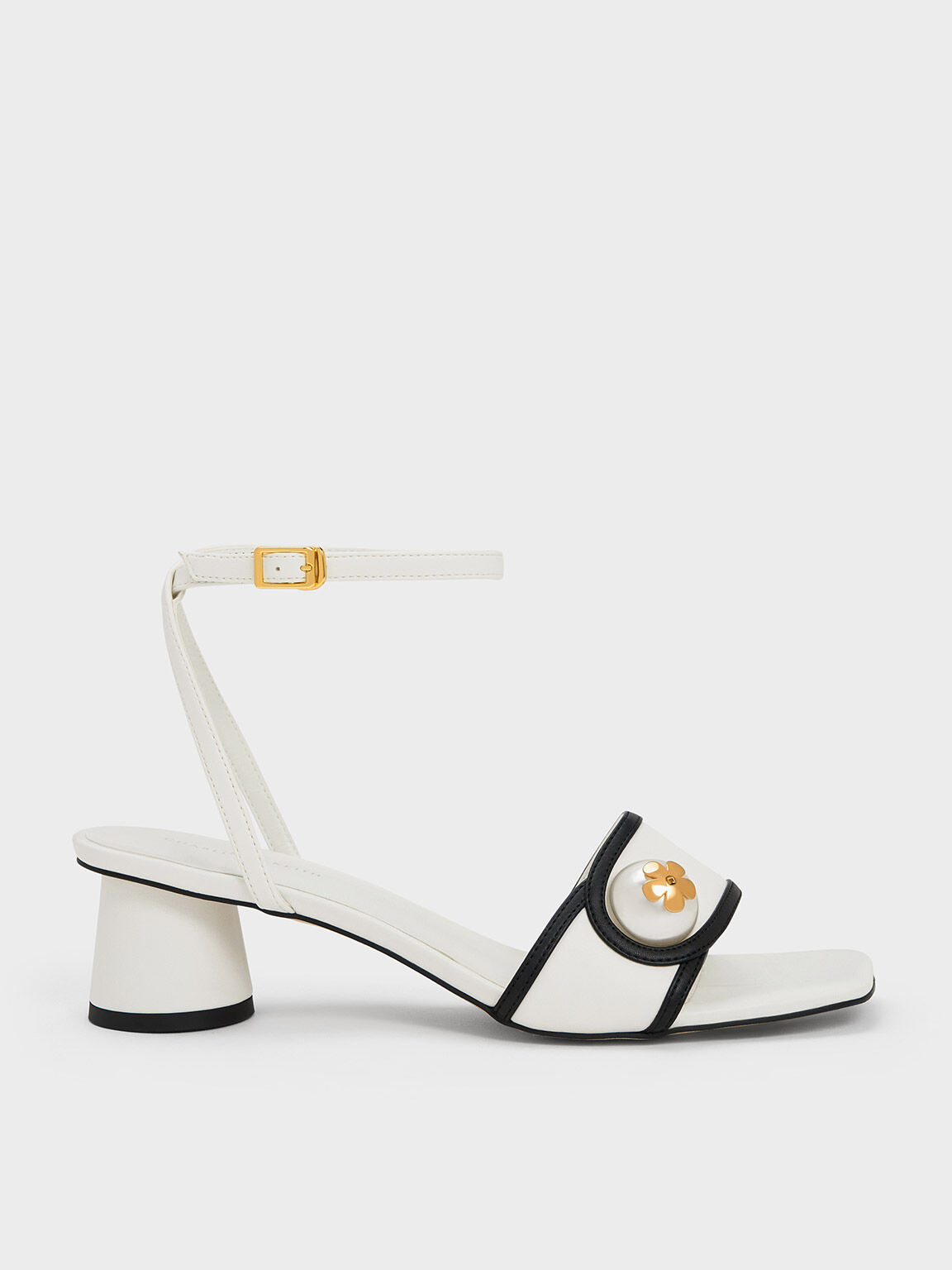 Buy White Flat Sandals for Women by Design Crew Online | Ajio.com